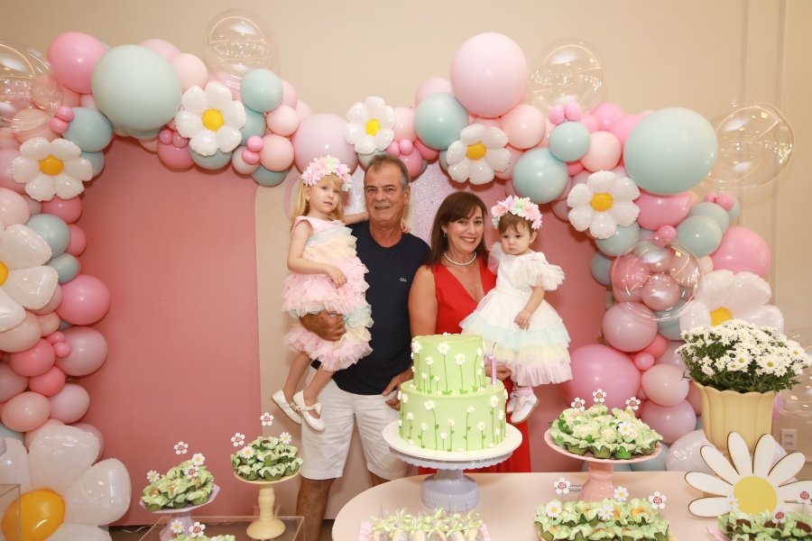 ANIVERSÁRIO DE 1 ANO DA CECÍLIA ZAFANI ARID – “MARGARIDAS” - Eloisa Mattos