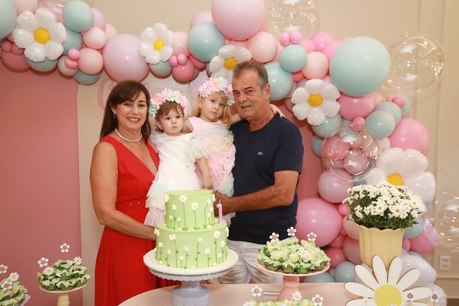 ANIVERSÁRIO DE 1 ANO DA CECÍLIA ZAFANI ARID – “MARGARIDAS” - Eloisa Mattos