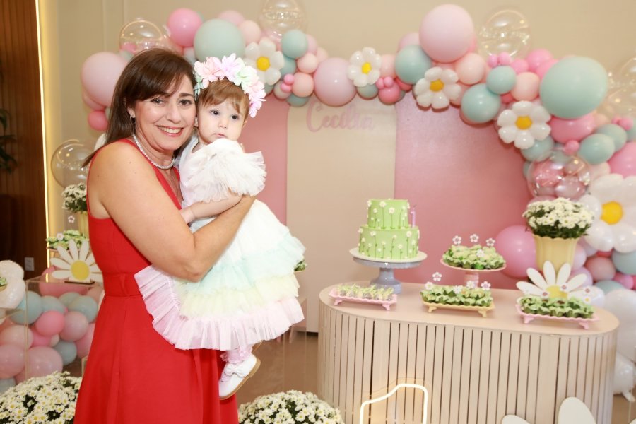 ANIVERSÁRIO DE 1 ANO DA CECÍLIA ZAFANI ARID – “MARGARIDAS” - Eloisa Mattos