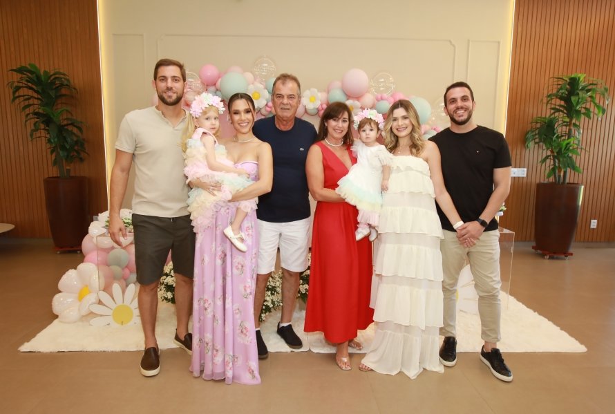 ANIVERSÁRIO DE 1 ANO DA CECÍLIA ZAFANI ARID – “MARGARIDAS” - Eloisa Mattos