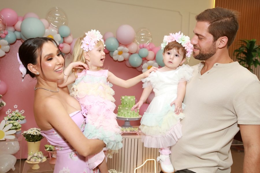 ANIVERSÁRIO DE 1 ANO DA CECÍLIA ZAFANI ARID – “MARGARIDAS” - Eloisa Mattos