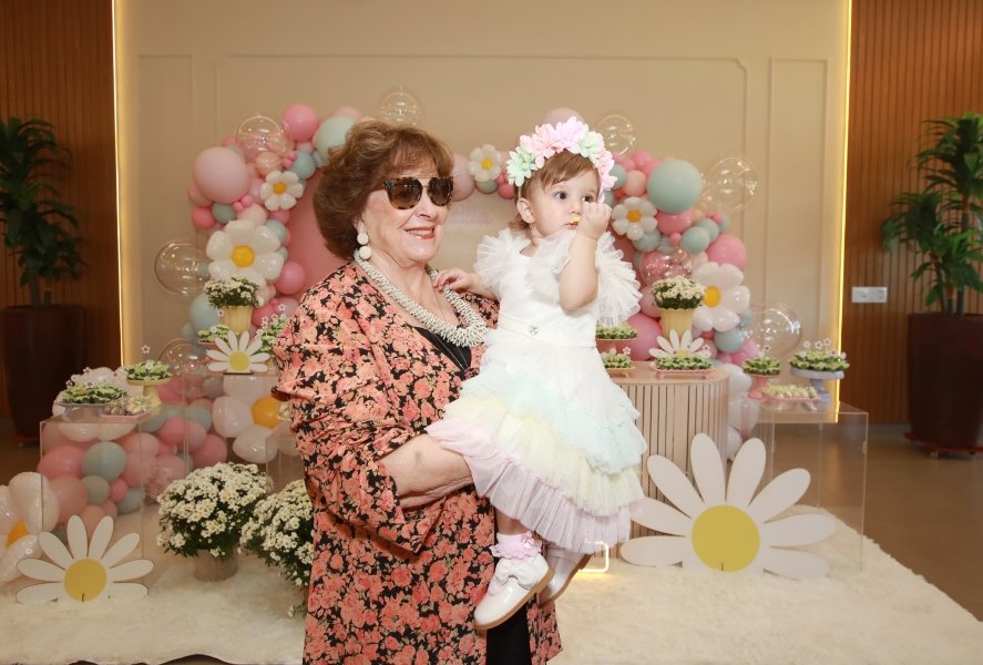 ANIVERSÁRIO DE 1 ANO DA CECÍLIA ZAFANI ARID – “MARGARIDAS” - Eloisa Mattos