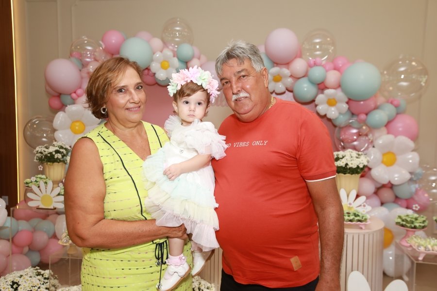 ANIVERSÁRIO DE 1 ANO DA CECÍLIA ZAFANI ARID – “MARGARIDAS” - Eloisa Mattos
