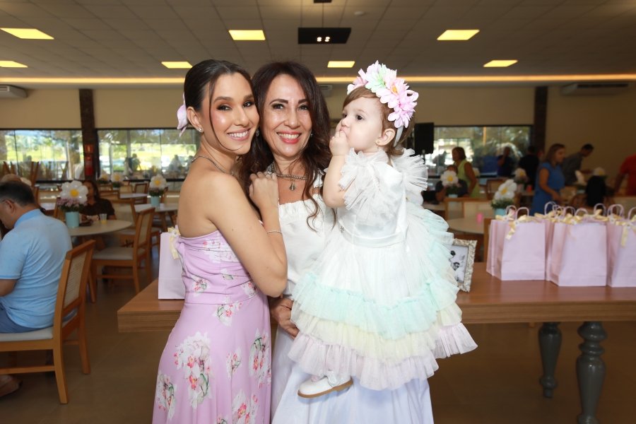 ANIVERSÁRIO DE 1 ANO DA CECÍLIA ZAFANI ARID – “MARGARIDAS” - Eloisa Mattos