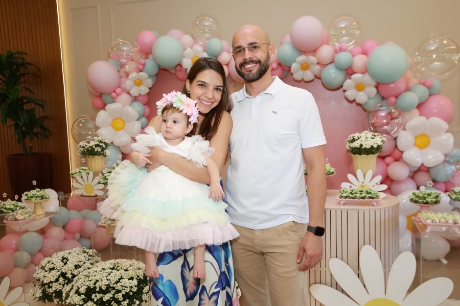 ANIVERSÁRIO DE 1 ANO DA CECÍLIA ZAFANI ARID – “MARGARIDAS” - Eloisa Mattos
