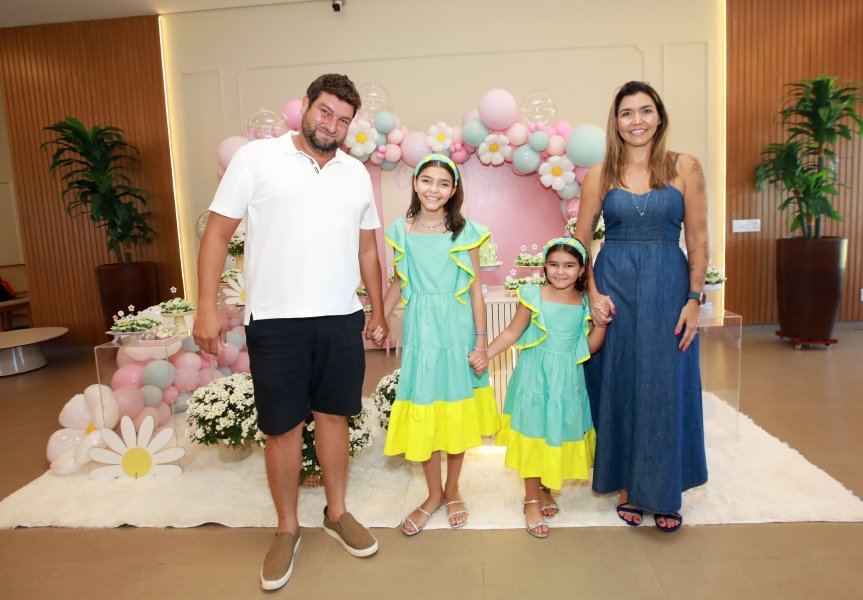 ANIVERSÁRIO DE 1 ANO DA CECÍLIA ZAFANI ARID – “MARGARIDAS” - Eloisa Mattos