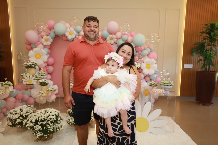 ANIVERSÁRIO DE 1 ANO DA CECÍLIA ZAFANI ARID – “MARGARIDAS” - Eloisa Mattos