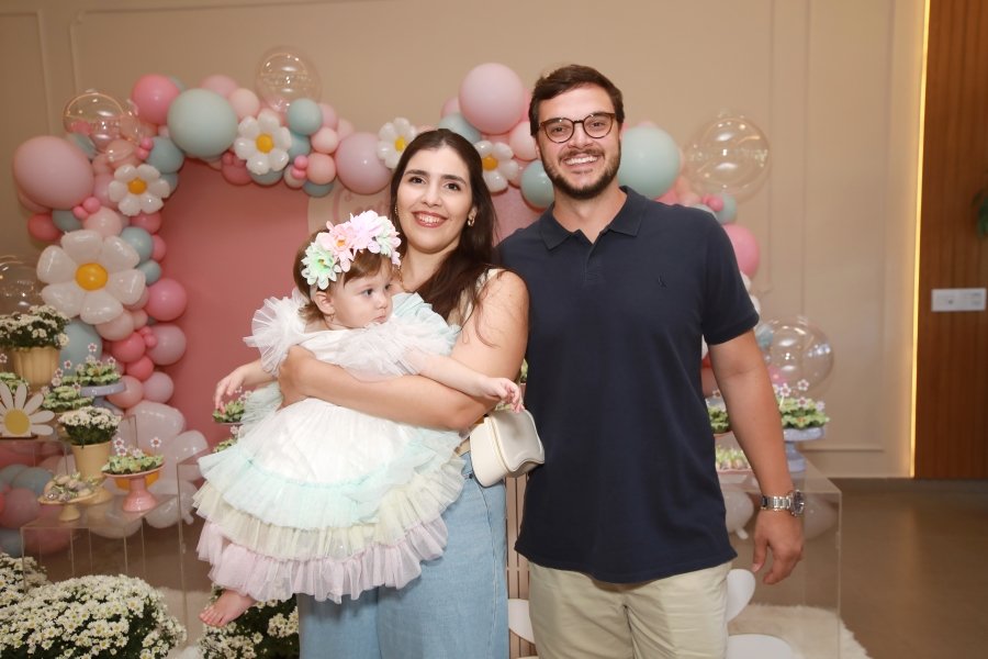 ANIVERSÁRIO DE 1 ANO DA CECÍLIA ZAFANI ARID – “MARGARIDAS” - Eloisa Mattos
