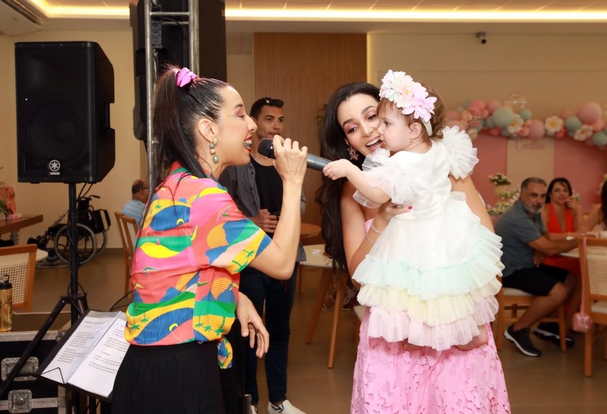 ANIVERSÁRIO DE 1 ANO DA CECÍLIA ZAFANI ARID – “MARGARIDAS” - Eloisa Mattos