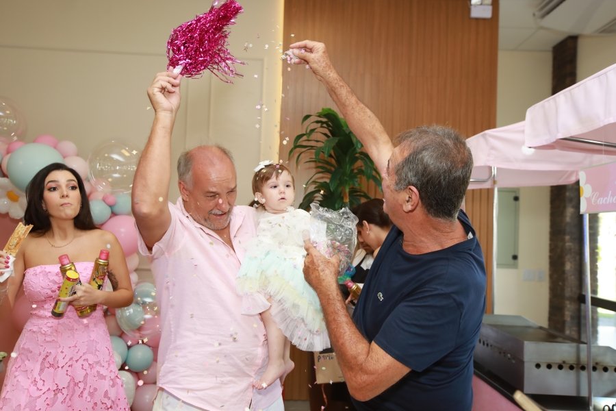 ANIVERSÁRIO DE 1 ANO DA CECÍLIA ZAFANI ARID – “MARGARIDAS” - Eloisa Mattos