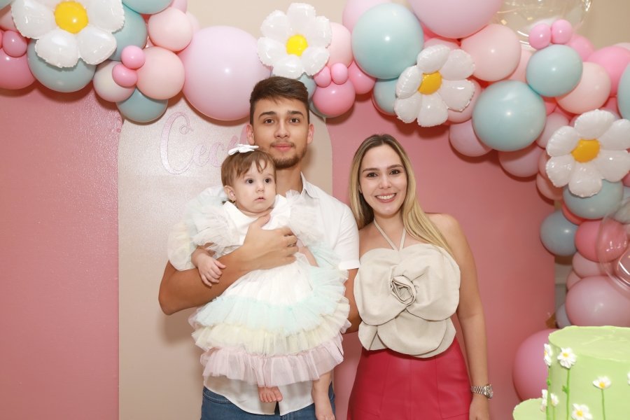 ANIVERSÁRIO DE 1 ANO DA CECÍLIA ZAFANI ARID – “MARGARIDAS” - Eloisa Mattos