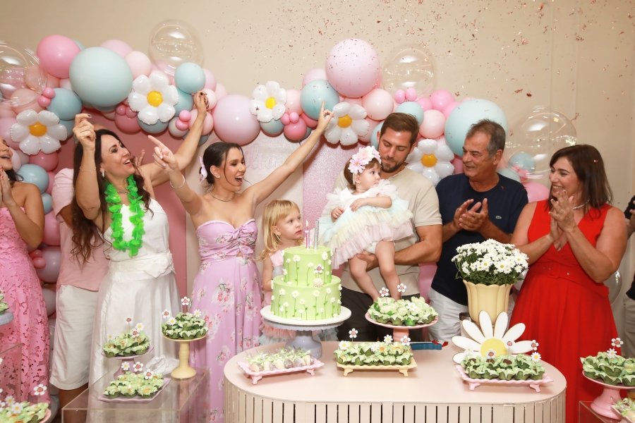 ANIVERSÁRIO DE 1 ANO DA CECÍLIA ZAFANI ARID – “MARGARIDAS” - Eloisa Mattos