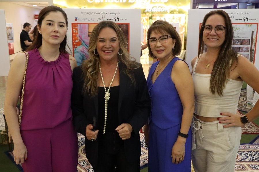 COQUETEL DE ABERTURA DA 4ª EDIÇÃO DA EXPOSIÇÃO FOTOGRÁFICA “PAÍSES E SUAS CULTURAS” TURQUIA 2019/RIOPRETO SHOPPING - Eloisa Mattos