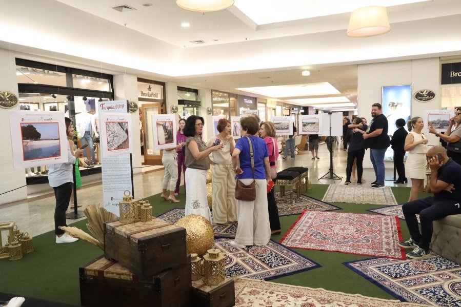 COQUETEL DE ABERTURA DA 4ª EDIÇÃO DA EXPOSIÇÃO FOTOGRÁFICA “PAÍSES E SUAS CULTURAS” TURQUIA 2019/RIOPRETO SHOPPING - Eloisa Mattos
