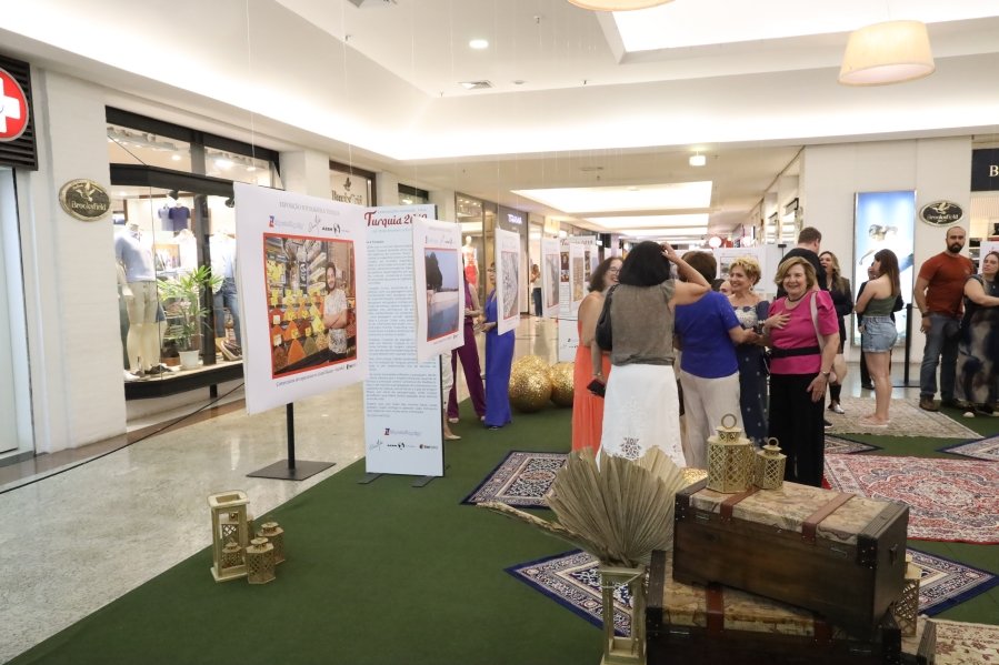 COQUETEL DE ABERTURA DA 4ª EDIÇÃO DA EXPOSIÇÃO FOTOGRÁFICA “PAÍSES E SUAS CULTURAS” TURQUIA 2019/RIOPRETO SHOPPING - Eloisa Mattos