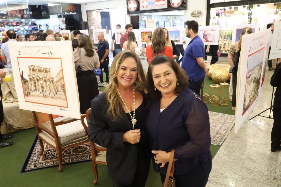 COQUETEL DE ABERTURA DA 4ª EDIÇÃO DA EXPOSIÇÃO FOTOGRÁFICA “PAÍSES E SUAS CULTURAS” TURQUIA 2019/RIOPRETO SHOPPING - Eloisa Mattos