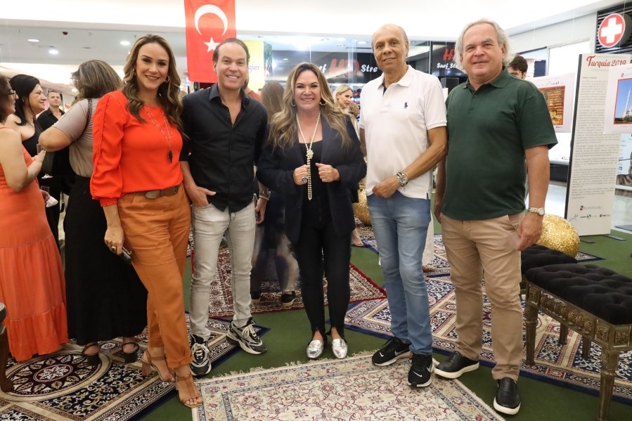 COQUETEL DE ABERTURA DA 4ª EDIÇÃO DA EXPOSIÇÃO FOTOGRÁFICA “PAÍSES E SUAS CULTURAS” TURQUIA 2019/RIOPRETO SHOPPING - Eloisa Mattos