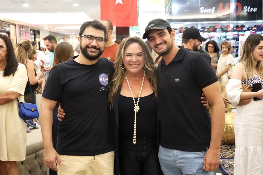 COQUETEL DE ABERTURA DA 4ª EDIÇÃO DA EXPOSIÇÃO FOTOGRÁFICA “PAÍSES E SUAS CULTURAS” TURQUIA 2019/RIOPRETO SHOPPING - Eloisa Mattos