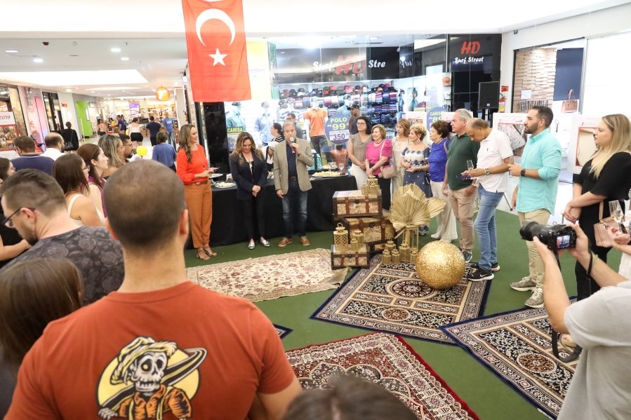 COQUETEL DE ABERTURA DA 4ª EDIÇÃO DA EXPOSIÇÃO FOTOGRÁFICA “PAÍSES E SUAS CULTURAS” TURQUIA 2019/RIOPRETO SHOPPING - Eloisa Mattos
