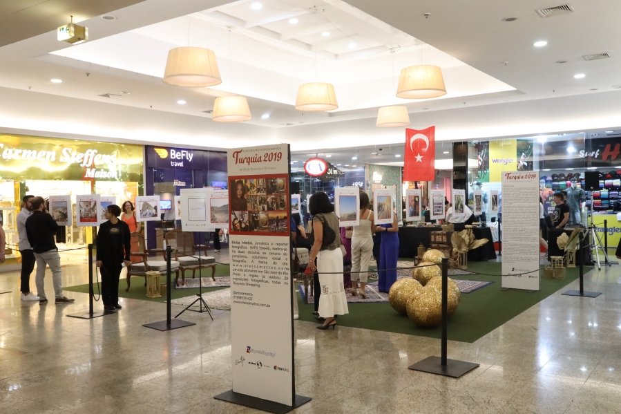 COQUETEL DE ABERTURA DA 4ª EDIÇÃO DA EXPOSIÇÃO FOTOGRÁFICA “PAÍSES E SUAS CULTURAS” TURQUIA 2019/RIOPRETO SHOPPING - Eloisa Mattos