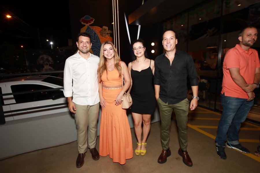 INAUGURAÇÃO DA MOLECAGGIO PIZZARIA E BAR EM ENGENHEIRO SHIMIDTH - Eloisa Mattos