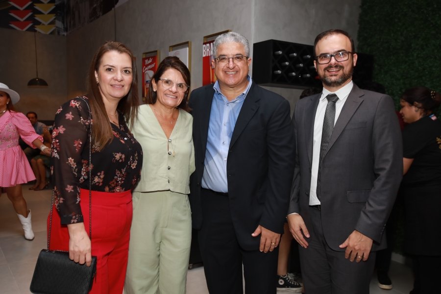 INAUGURAÇÃO DA MOLECAGGIO PIZZARIA E BAR EM ENGENHEIRO SHIMIDTH - Eloisa Mattos