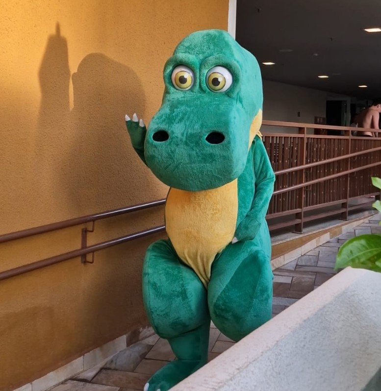 MASCOTE DO VALE DOS DINOSSAUROS EM OLÍMPIA COMEMORA ANIVERSÁRIO COM PROGRAMAÇÃO ESPECIAL