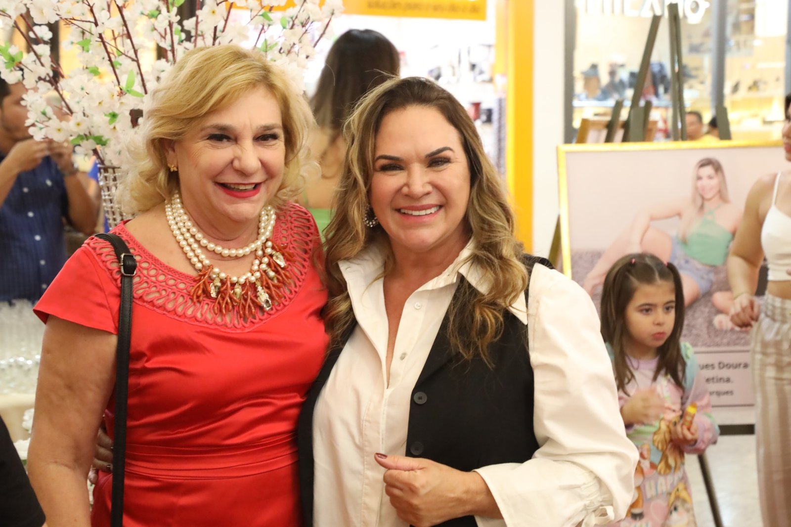 COQUETEL 16ª EDIÇÃO “MÃES E FILHOS EM FOCO” NO RIOPRETO SHOPPING CENTER - Eloisa Mattos