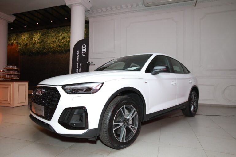 AMC (28)