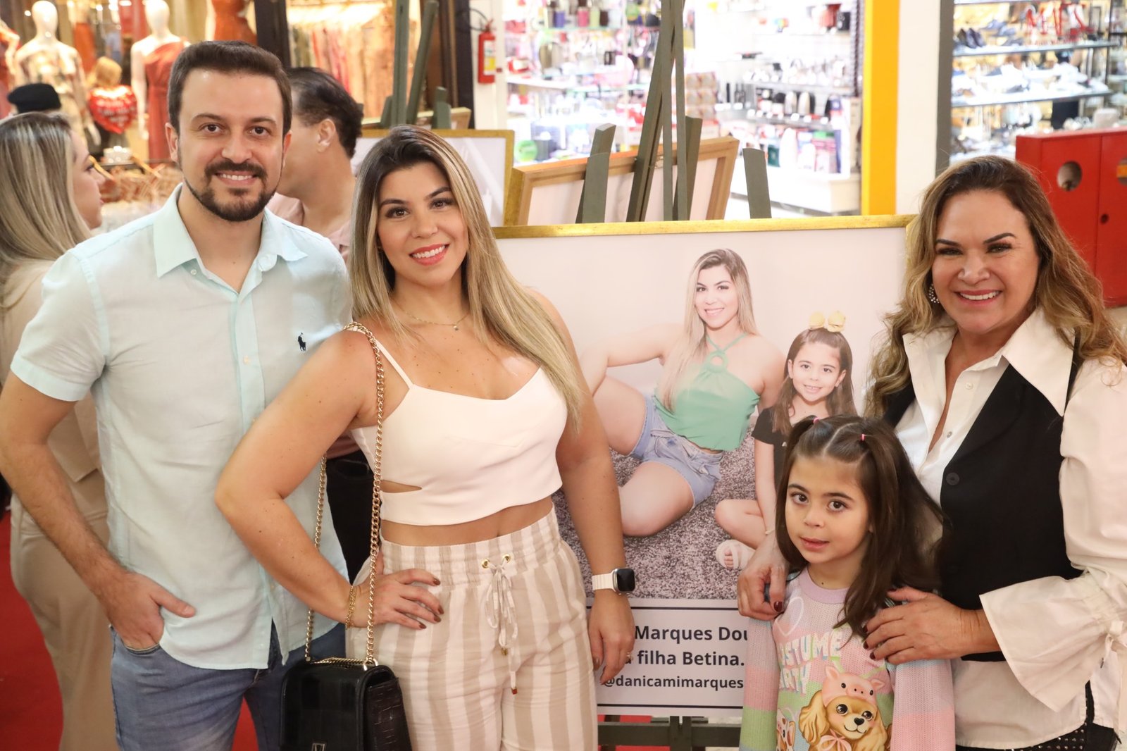COQUETEL 16ª EDIÇÃO “MÃES E FILHOS EM FOCO” NO RIOPRETO SHOPPING CENTER - Eloisa Mattos