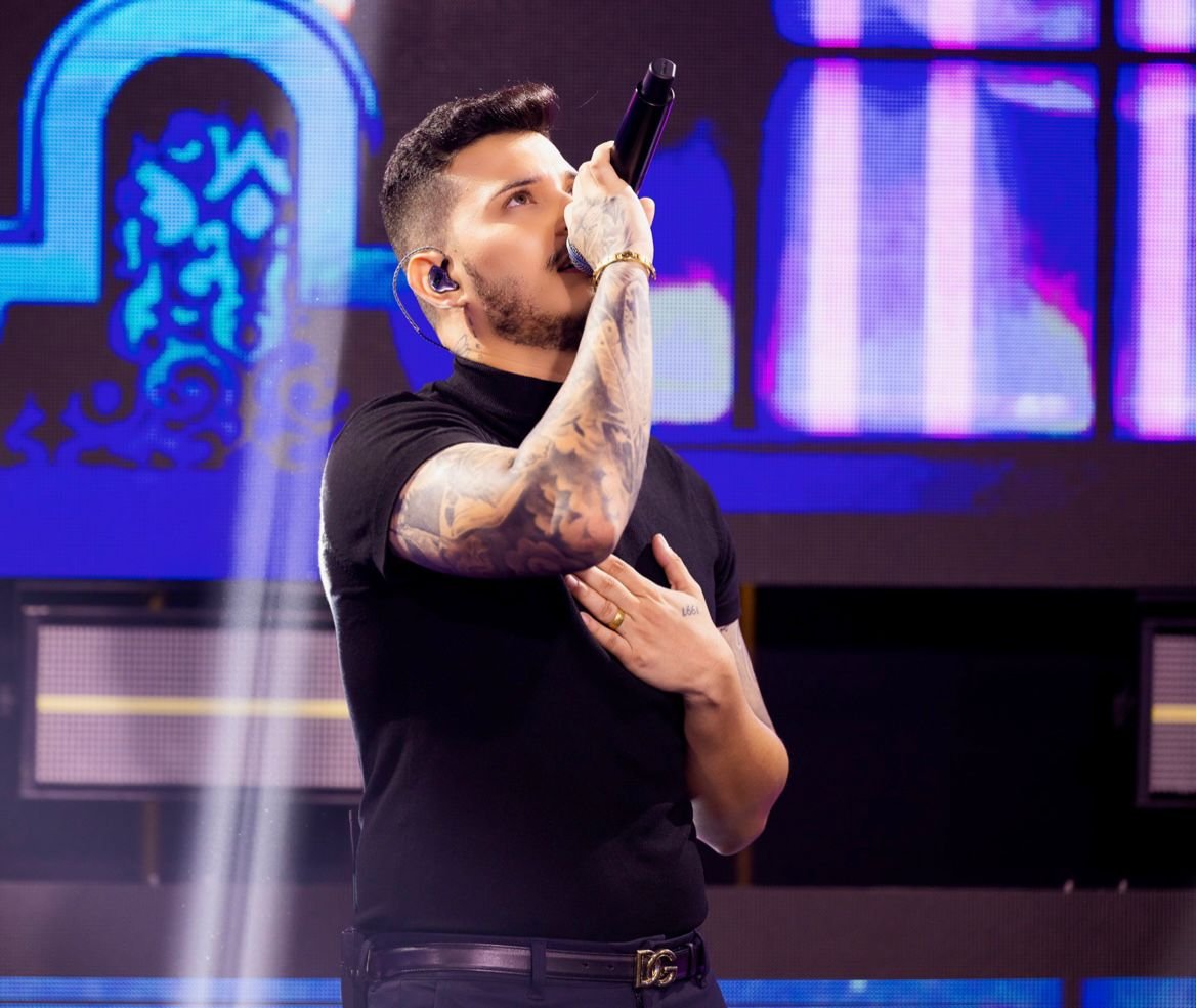 JUNIOR MARRA EMOCIONA COM HOMENAGEM A ENTE QUERIDO