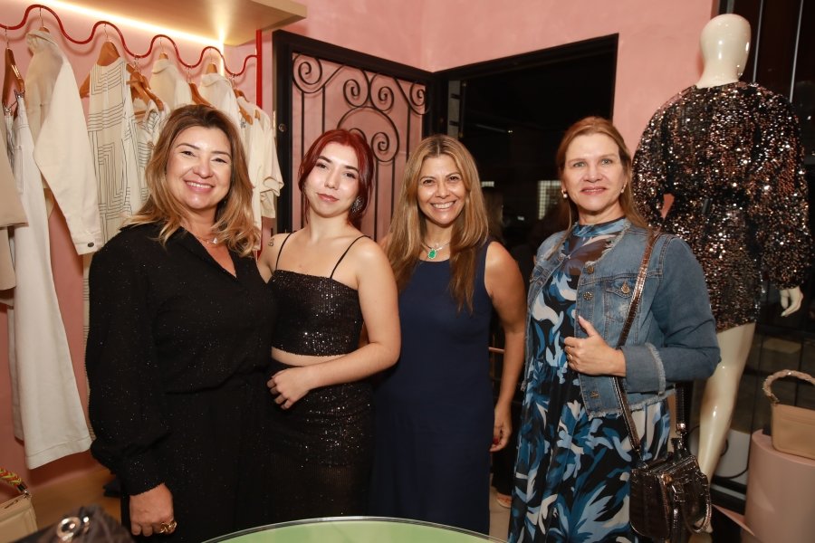BLOOMING, UM NOVO CONCEITO EM MODA, ACABA DE INAUGURAR EM SÃO JOSÉ DO RIO PRETO. - Eloisa Mattos