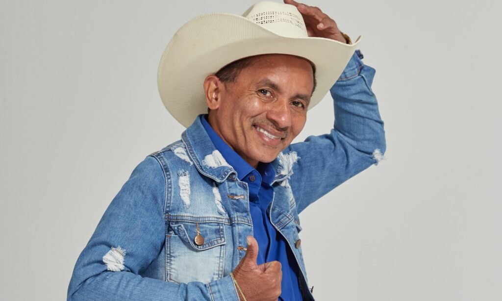 Manoel Gomes, do Hit ‘Caneta Azul’, é Atração Neste Sábado no Tradicional Juninão do Maquininha