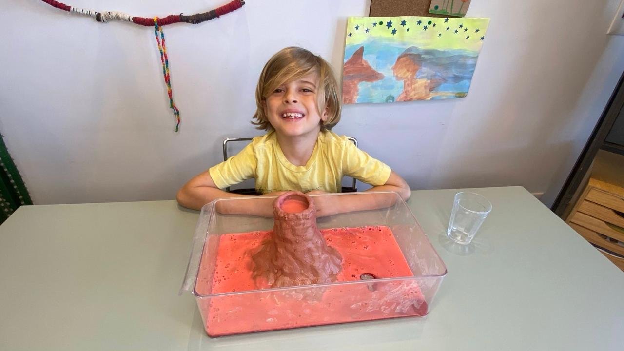 BRINCAR É TEMA DO ALDEIA MATERNA