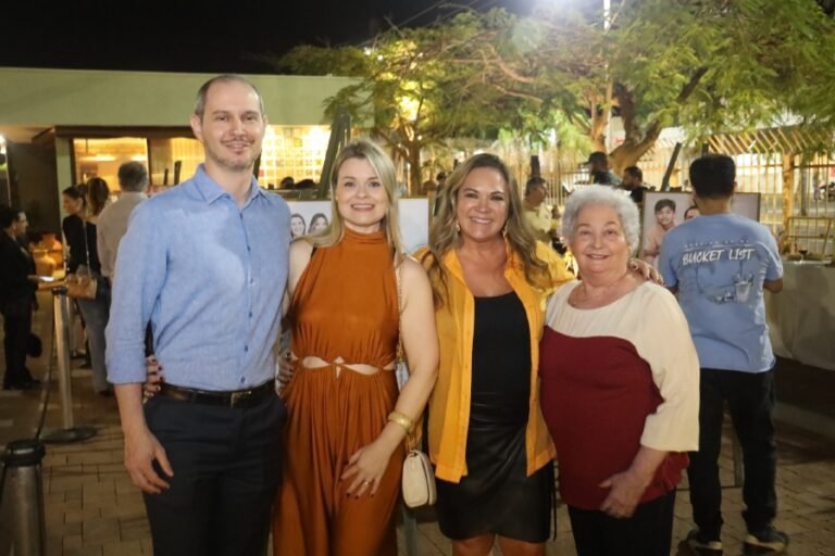 resized_exposio-pais-e-filhos-em-foco-por-eloisa-mattos_53906191102_o