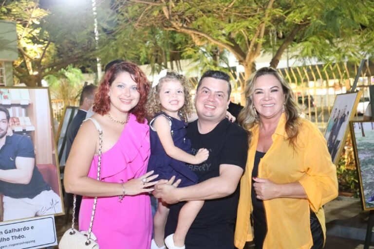 resized_exposio-pais-e-filhos-em-foco-por-eloisa-mattos_53906191332_o