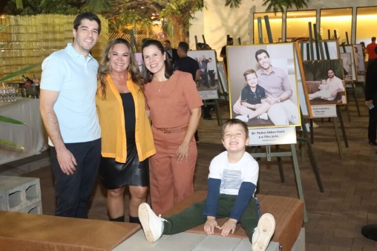 resized_exposio-pais-e-filhos-em-foco-por-eloisa-mattos_53907334363_o