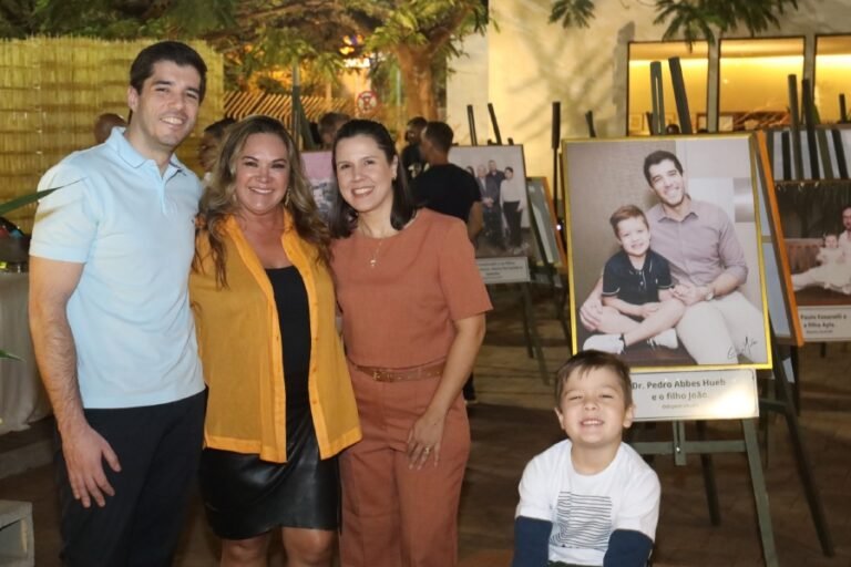 resized_exposio-pais-e-filhos-em-foco-por-eloisa-mattos_53907528435_o