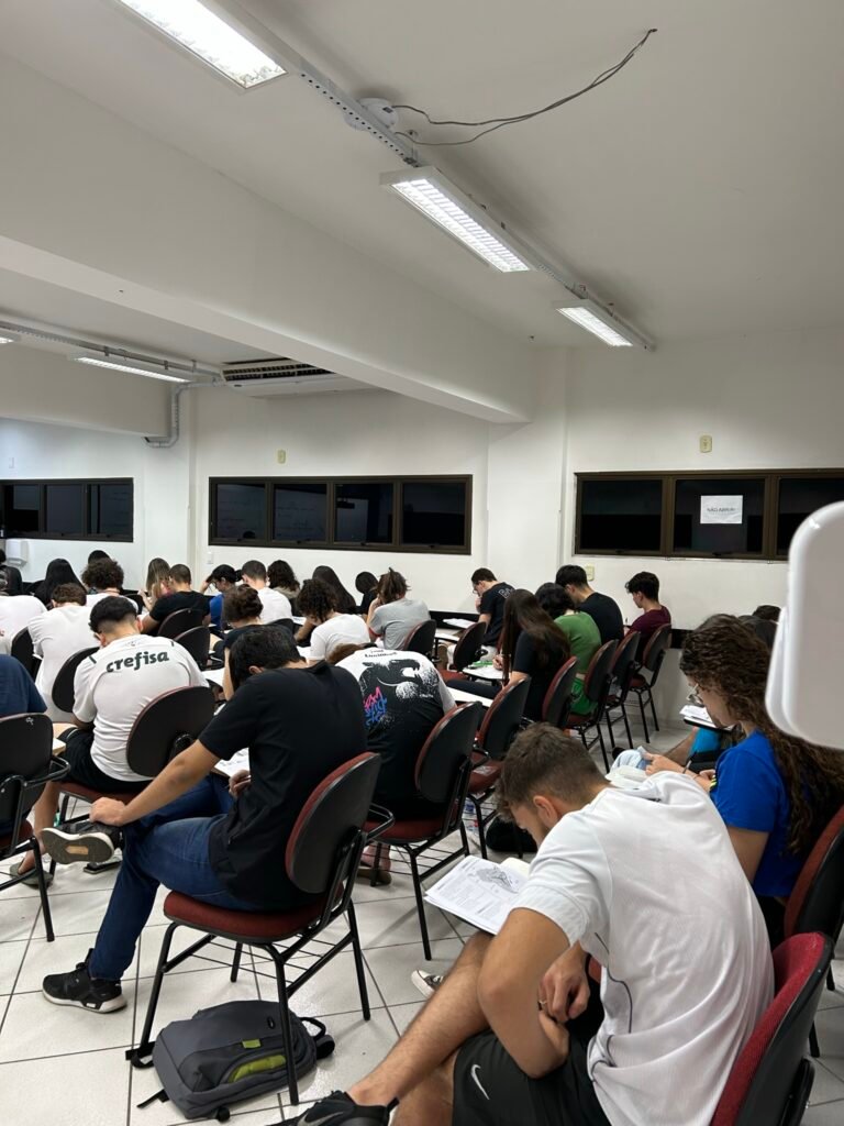 ⠀Cursinho Pré-Vestibular de Rio Preto Oferece Simulado Aberto FAMERP