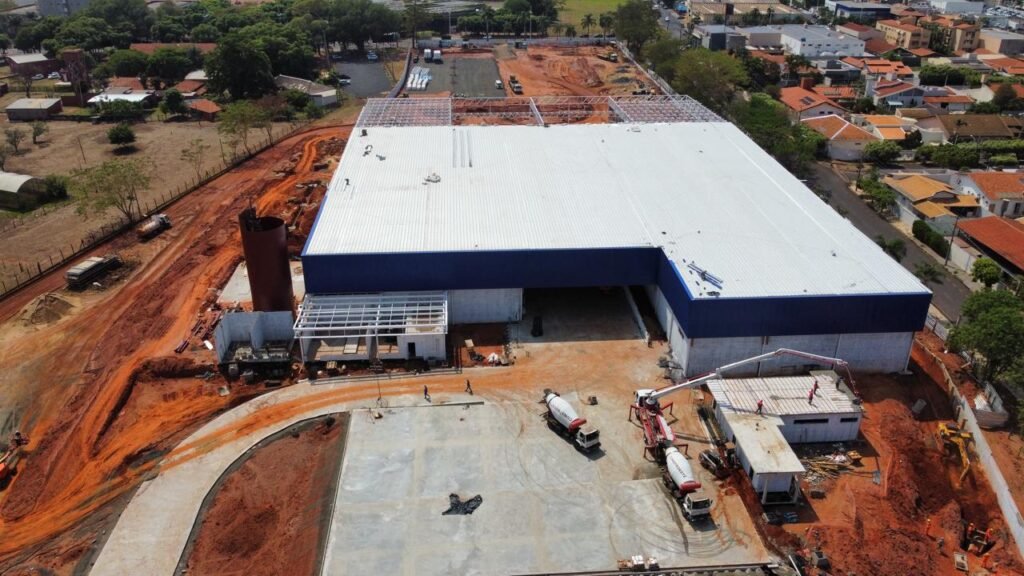 Obras da 1ª Loja do Assaí em São José do Rio Preto Avançam e Rede Inicia Treinamento dos Colaboradores