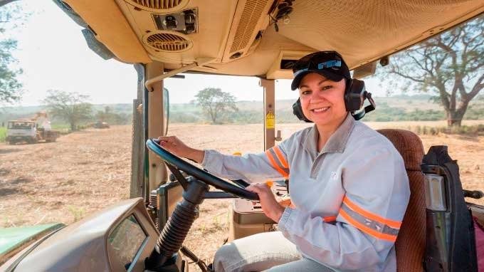 TEREOS OFERECE CURSOS GRATUITOS DE FORMAÇÃO PARA TRATORISTA