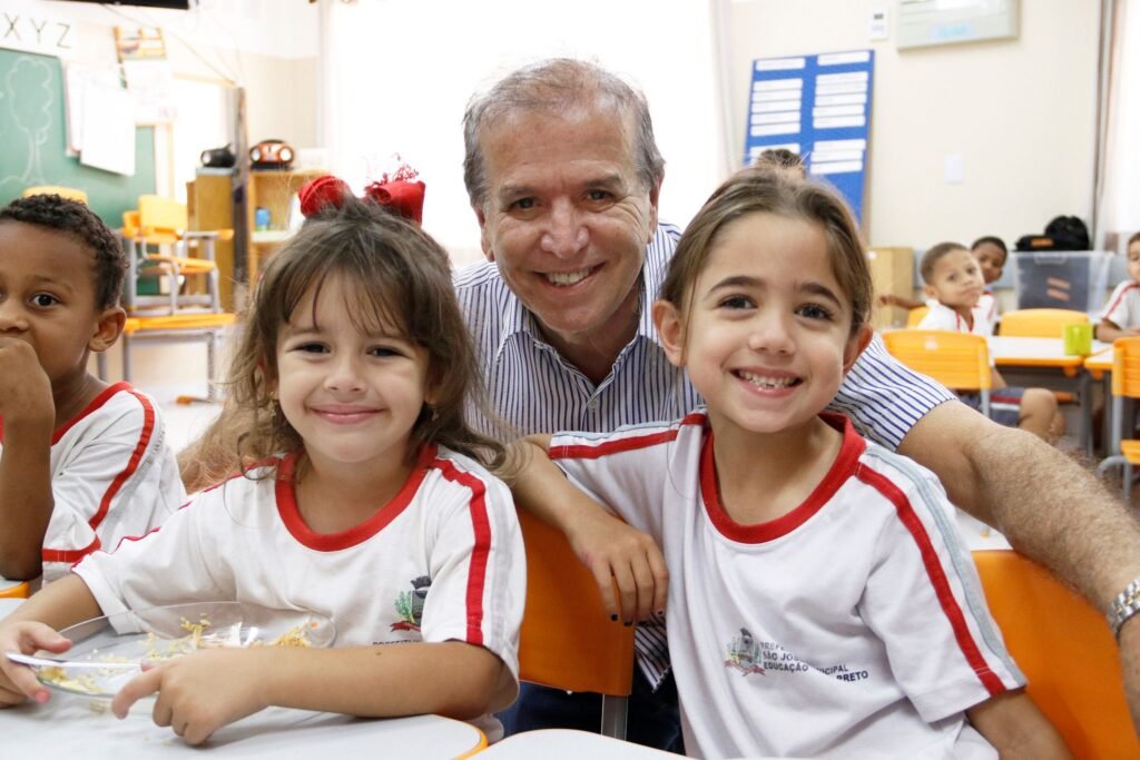 Educação Entrega Escola Municipal Menino Jesus Totalmente Reformada