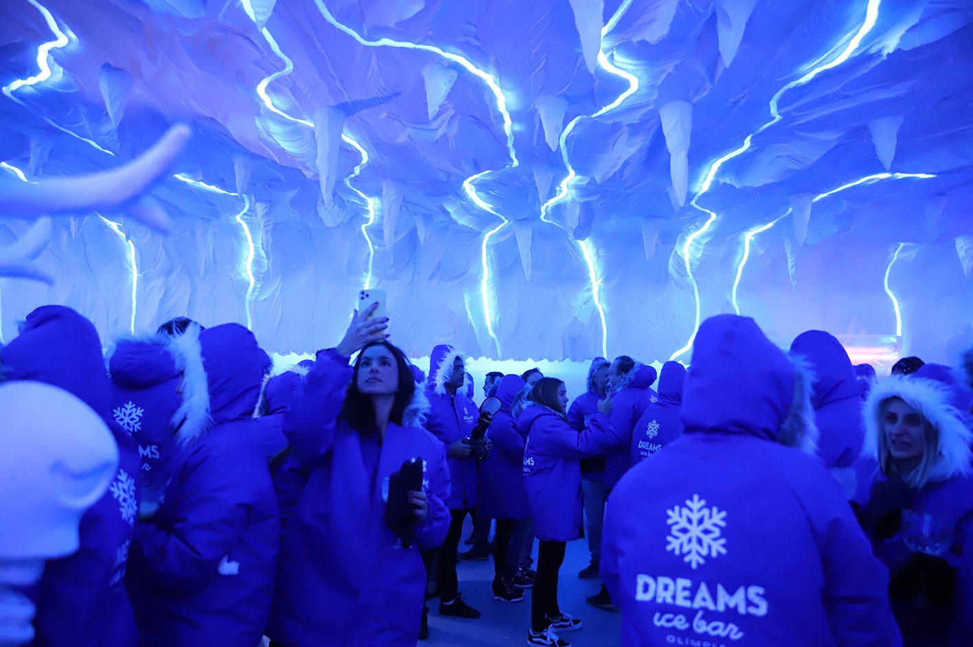 DREAMS ICE BAR SE CONSOLIDA COMO A ATRAÇÃO MAIS ‘QUENTE’ DE OLÍMPIA PARA O VERÃO