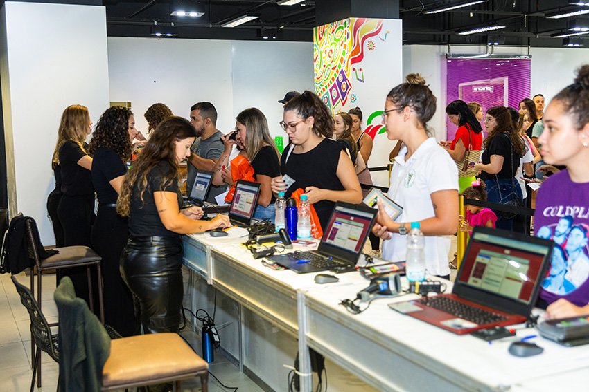 RETIRADA DOS KITS ABADÁS DO OBA FESTIVAL 2025 COMEÇA NESTA QUARTA-FEIRA, 26 DE FEVEREIRO