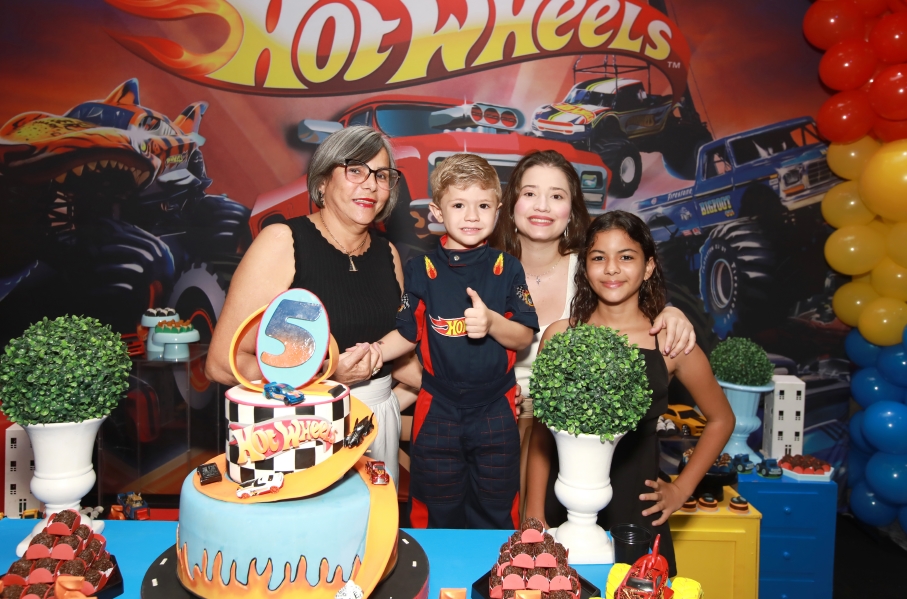 ANIVERSÁRIO DE 5 ANOS DE LIAN FABRO FACHIN – “HOT WHEELS” - Eloisa Mattos