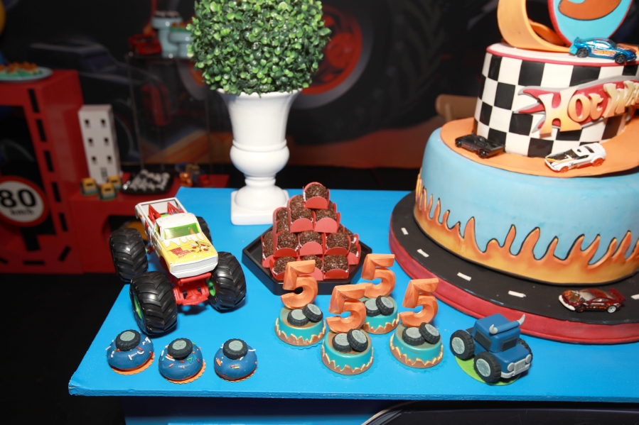 ANIVERSÁRIO DE 5 ANOS DE LIAN FABRO FACHIN – “HOT WHEELS” - Eloisa Mattos