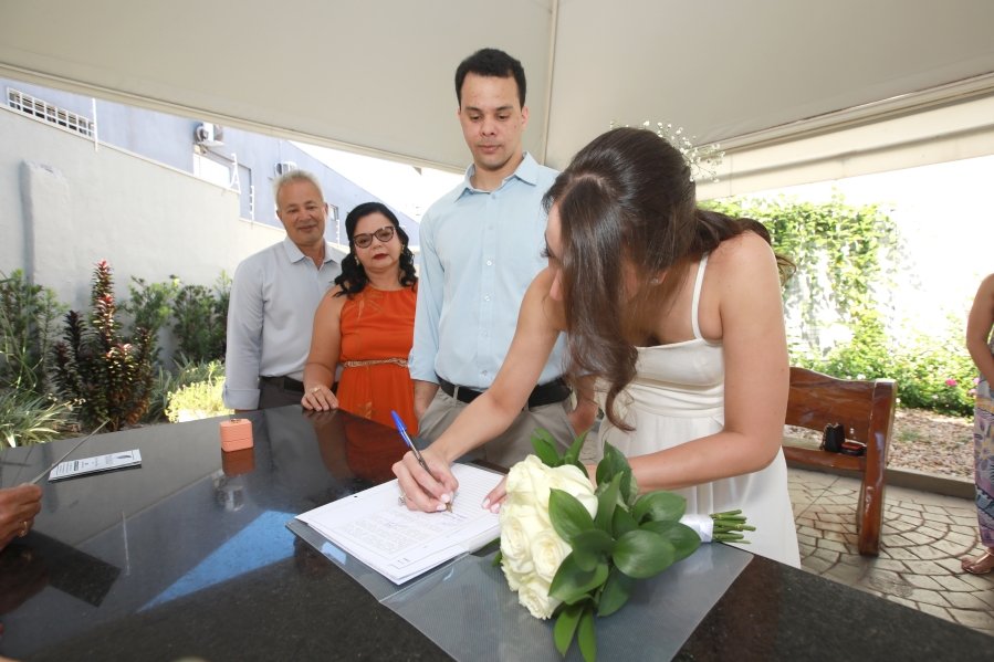 CASAMENTO CIVIL DE VITOR LIMA E CAROLINA GISMENE - Eloisa Mattos