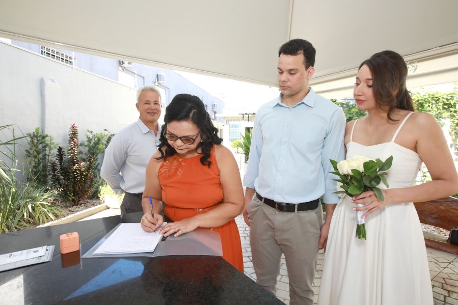 CASAMENTO CIVIL DE VITOR LIMA E CAROLINA GISMENE - Eloisa Mattos