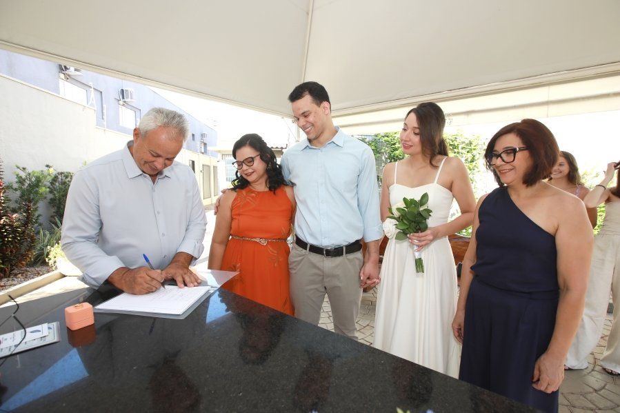 CASAMENTO CIVIL DE VITOR LIMA E CAROLINA GISMENE - Eloisa Mattos