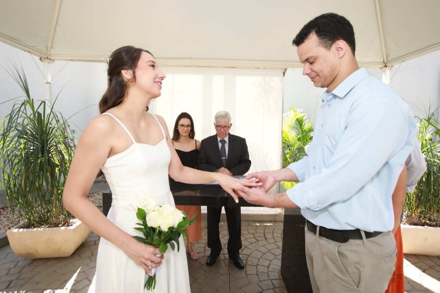 CASAMENTO CIVIL DE VITOR LIMA E CAROLINA GISMENE - Eloisa Mattos